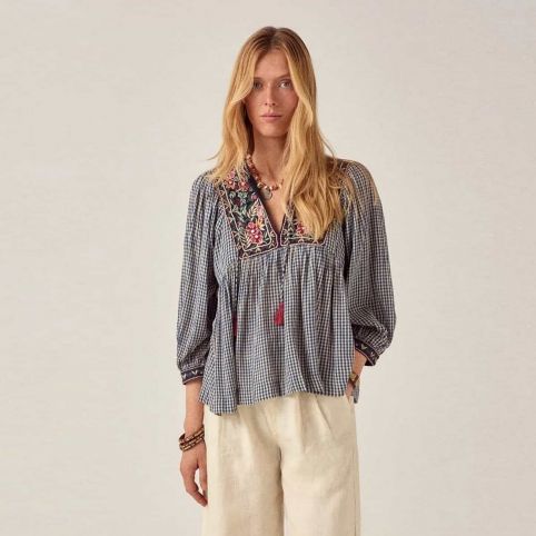 Blouse APRIL MAISON HOTEL
