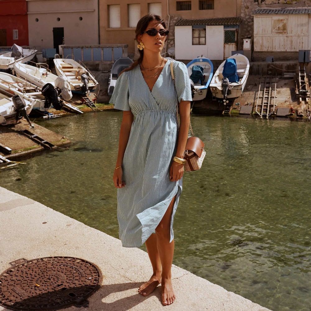 INAPRIL 1986 Robe MIREIO
